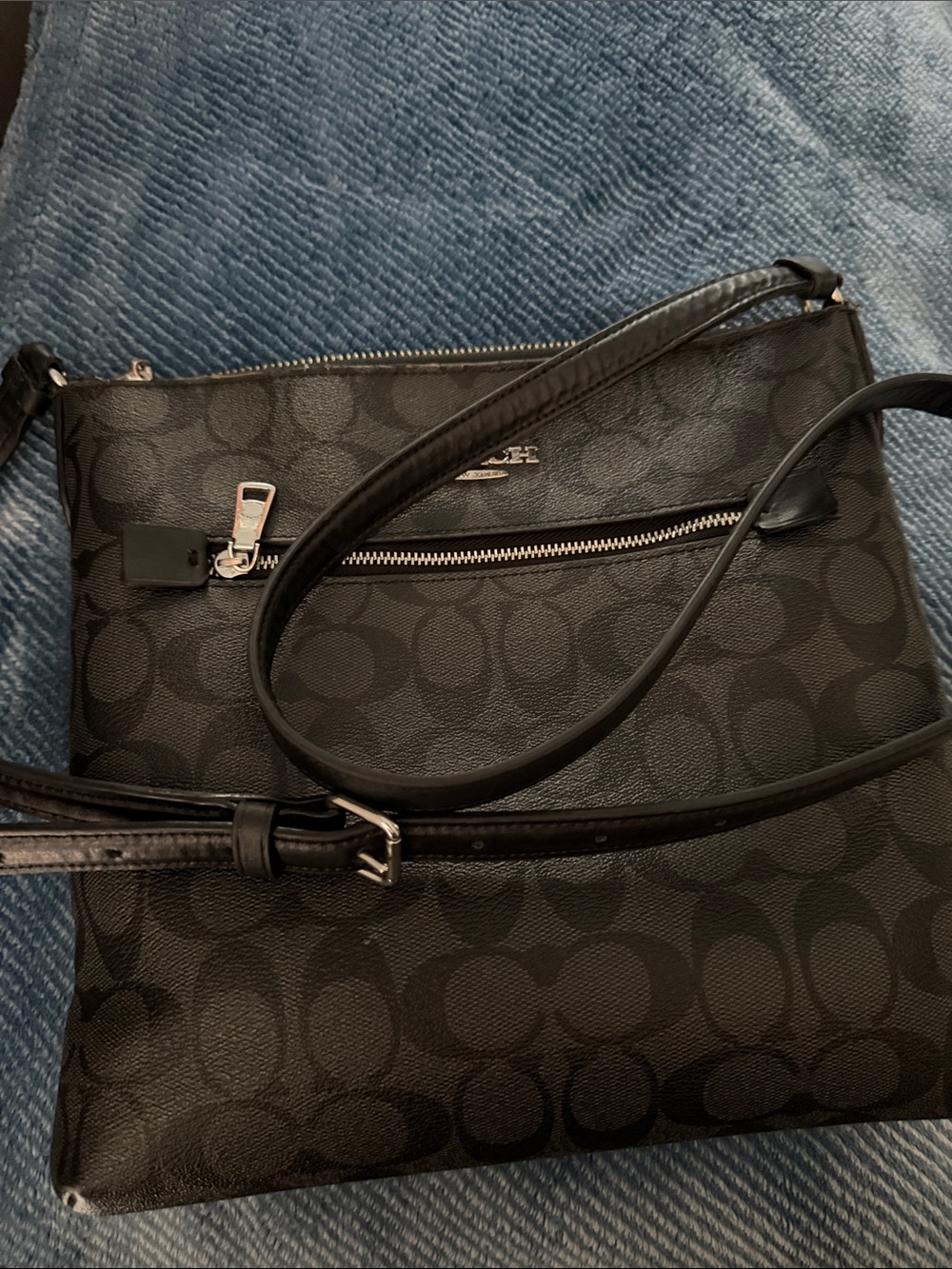 Coach Black Signature Crossbody Shoulder Bag - Picture 2 of 5